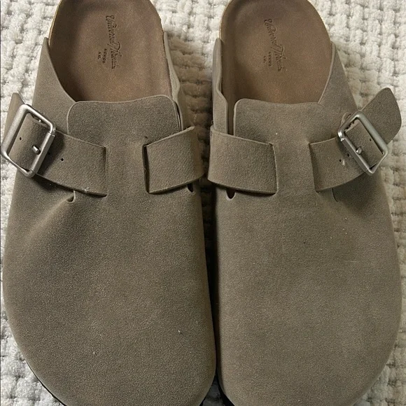 Universal Thread Tan Mules - Picture 3 of 7